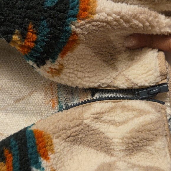 EUC Pull & Bear Sherpa Aztec Jacket - Picture 4 of 7